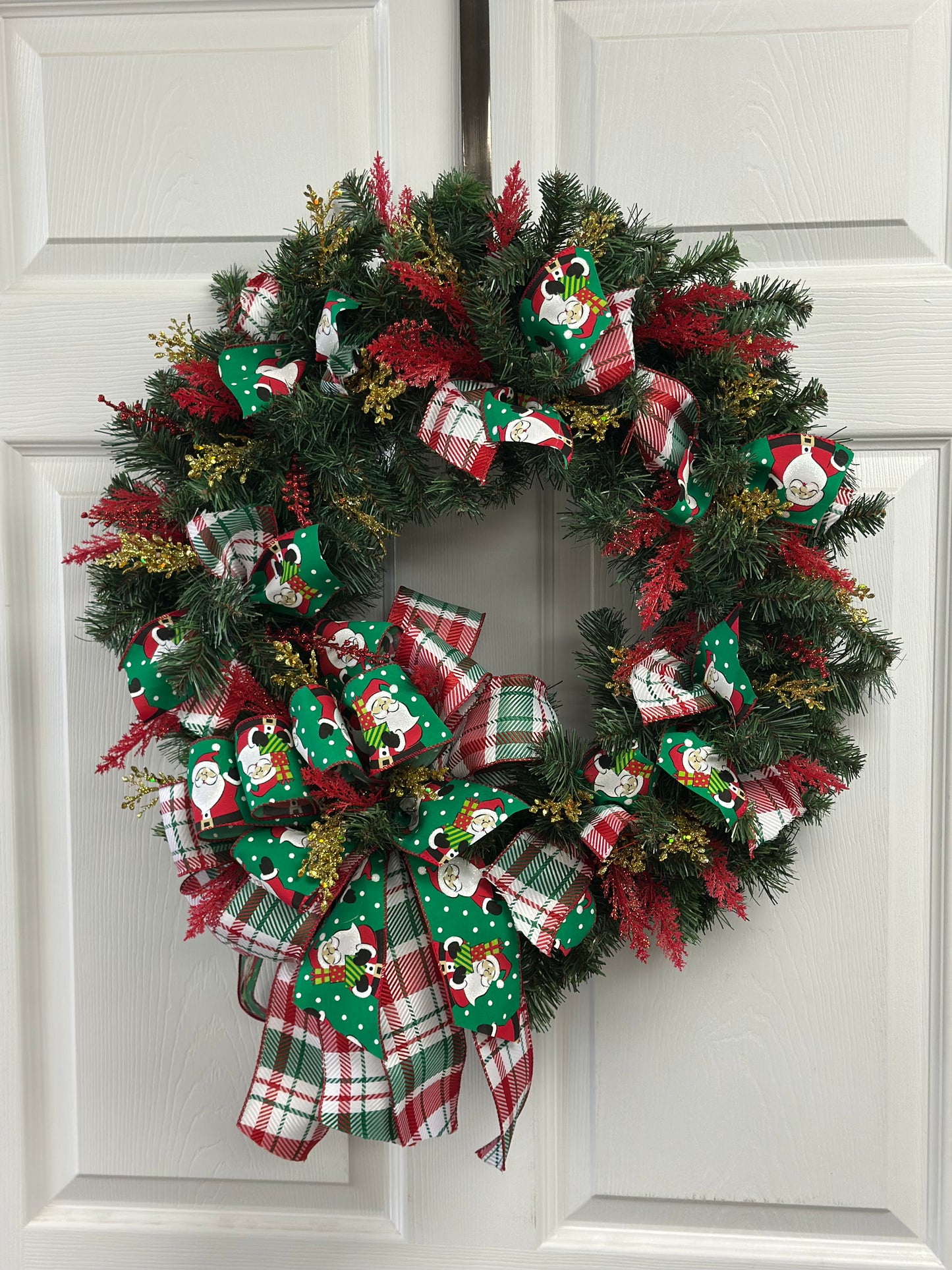 Holiday Wreath Decorating with Flowers with Sass